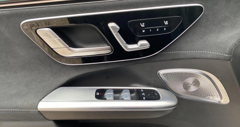 Mercedes-Benz EQE cena 578499 przebieg: 10000, rok produkcji 2023 z Wisła małe 211